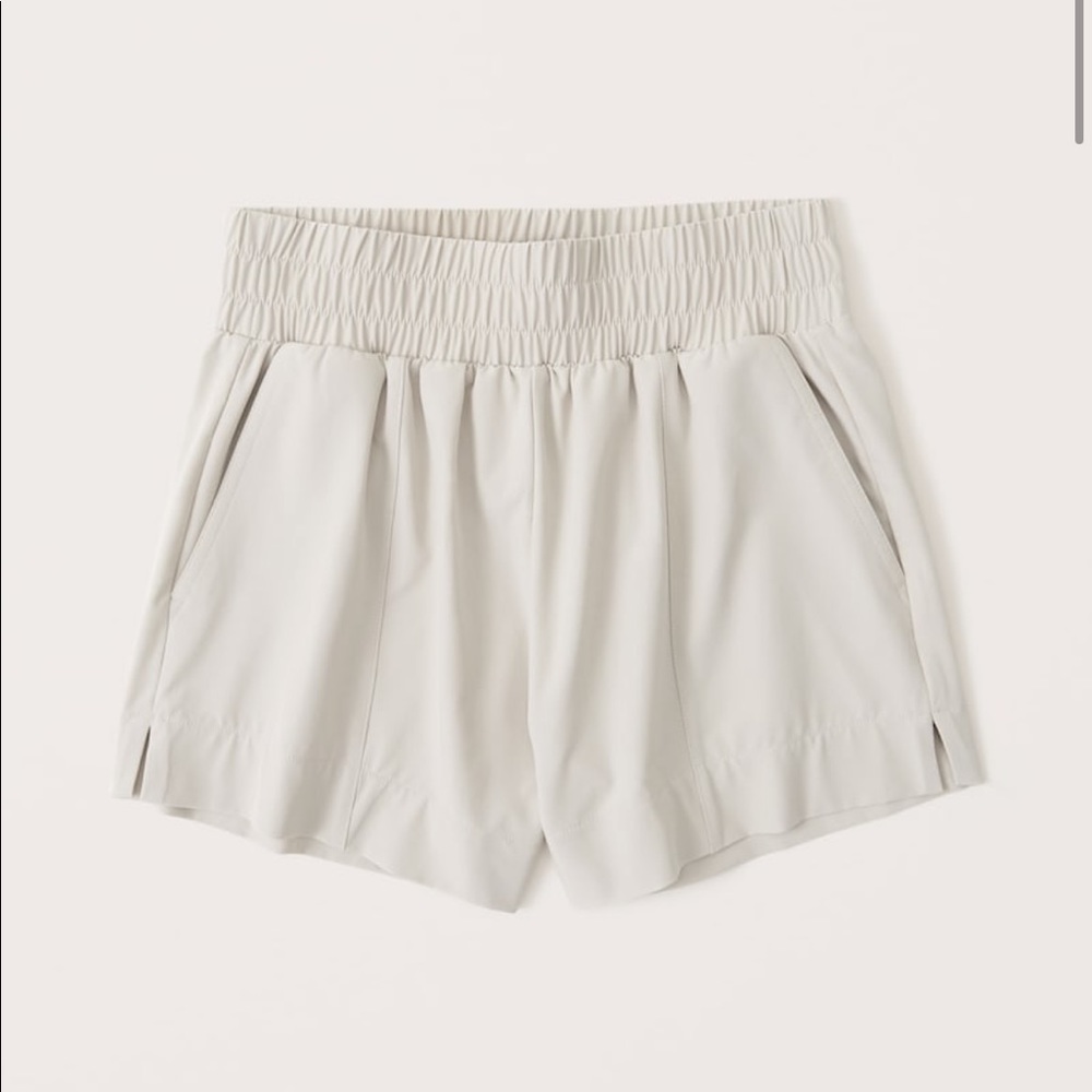 A&F Traveler’s Shorts in Cream